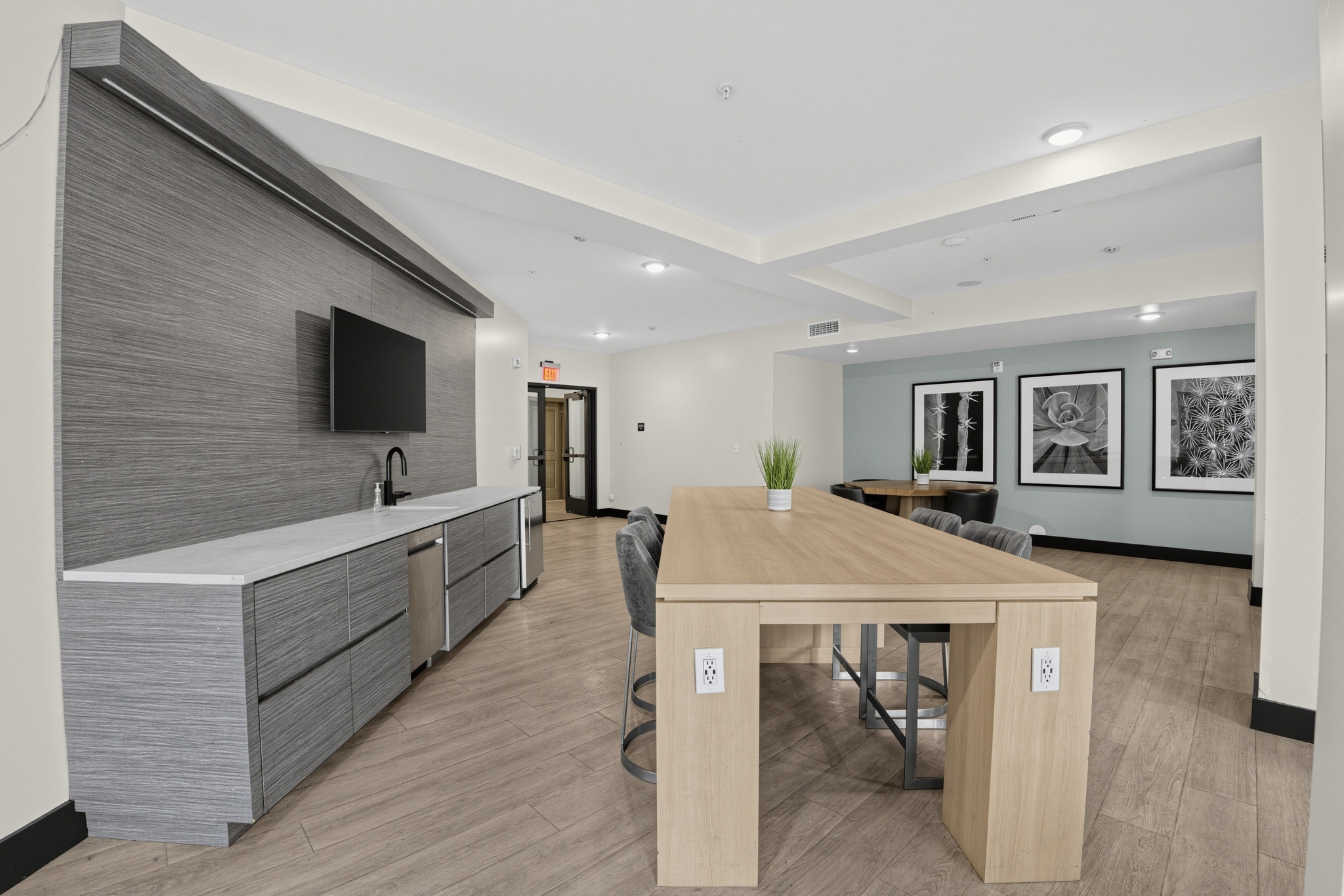 Open Study Areas at Flare Student Apartments in Tempe, AZ