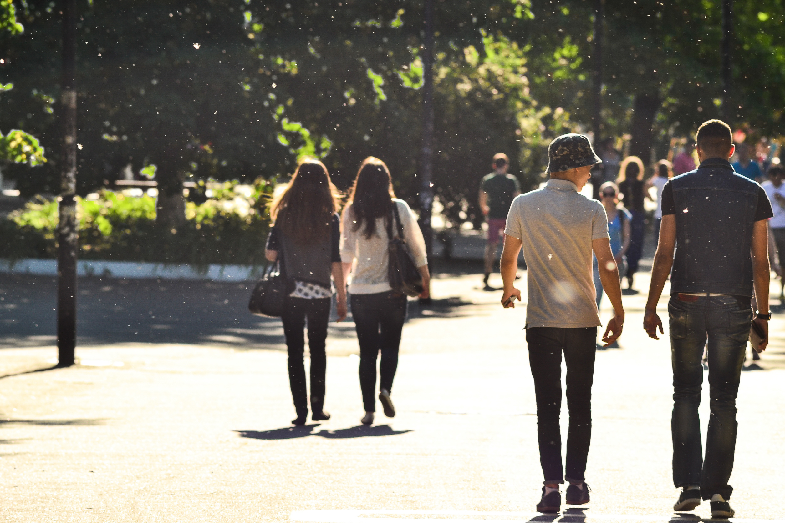 asu-students-enjoying-the-hot-spots-in-tempe